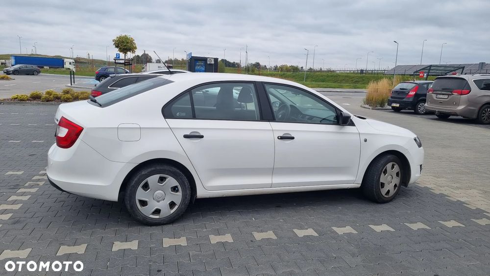 Skoda Rapid 2015 photo 2