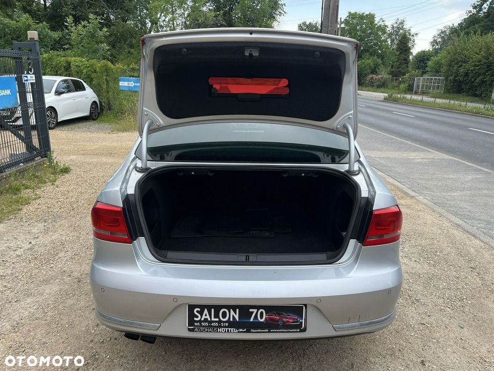 Volkswagen Passat - 20