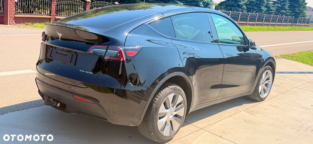 Tesla Model Y Long Range Dual Motor AWD - 4