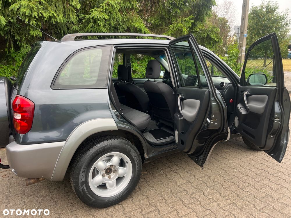 Toyota RAV4 - 10