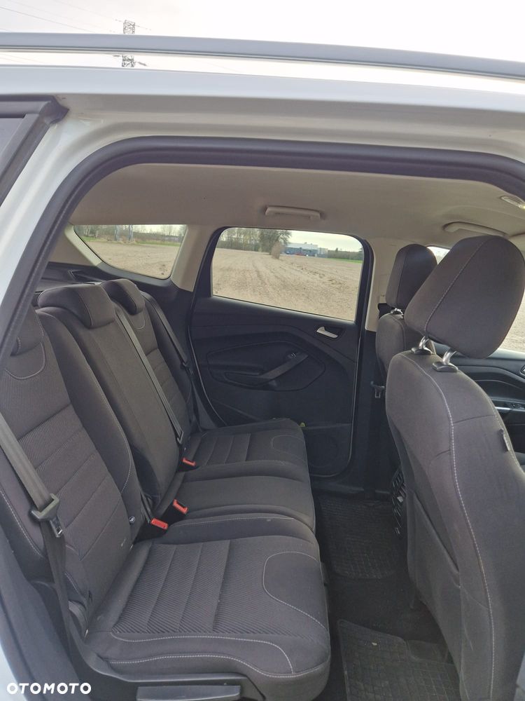 Ford Kuga - 10