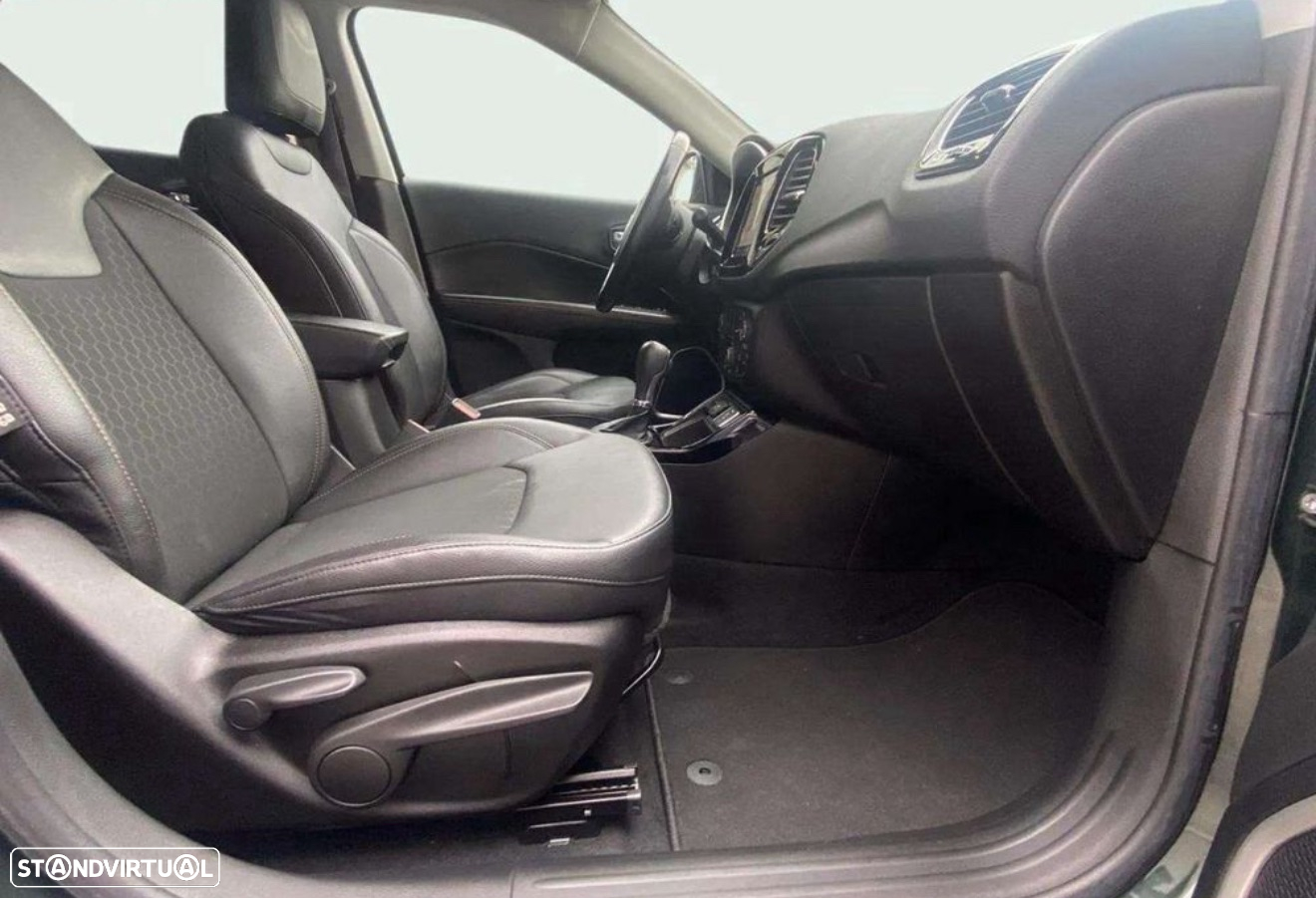 Jeep Compass 1.3 T Limited DCT - 18