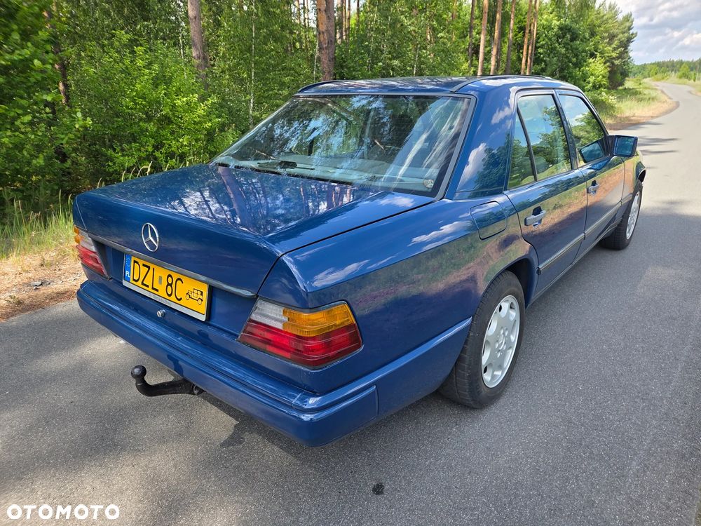Mercedes-Benz W124 (1984-1993) ver-260-se - 12