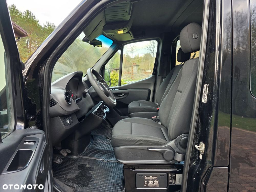 Mercedes-Benz Sprinter - 10