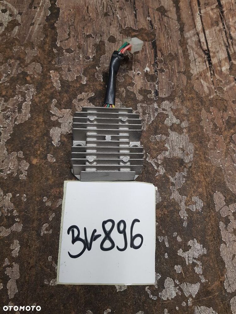 Regulator napięcia Sym Jet 50  675 M9Q - 1