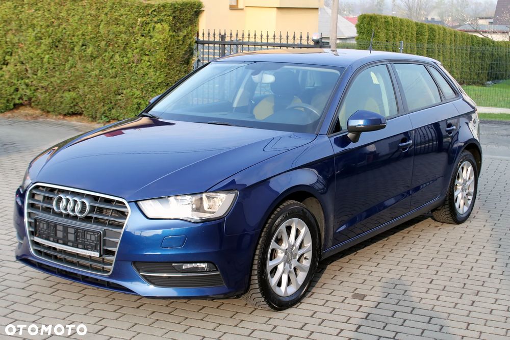 Audi A3 Sportback 1.8 TFSI S tronic Ambiente - 2