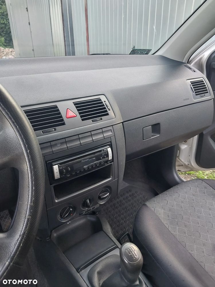 Skoda Fabia - 8
