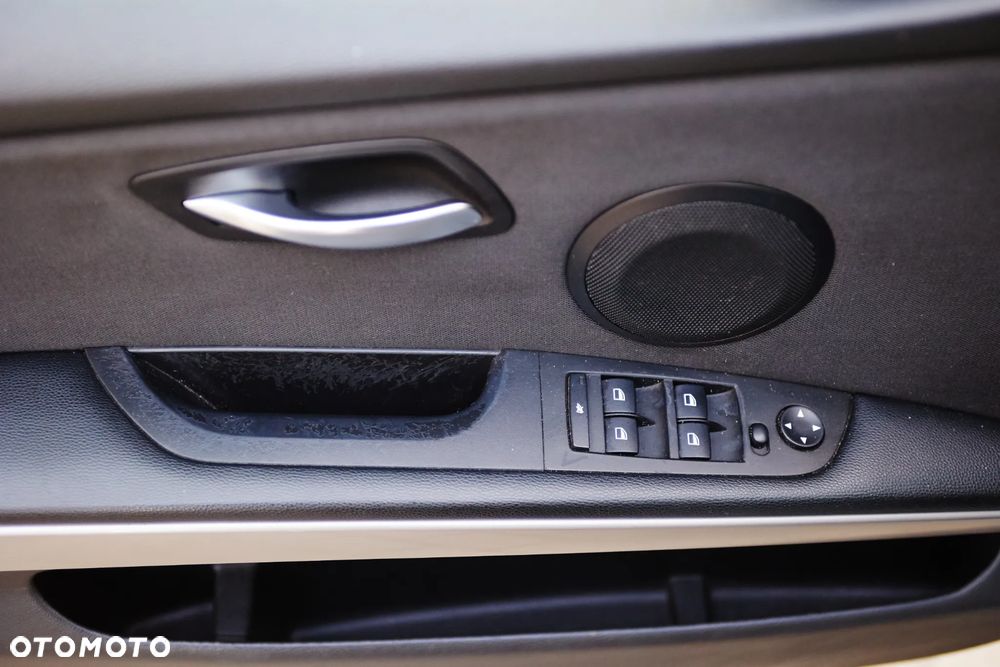 BMW Seria 3 318d DPF - 14