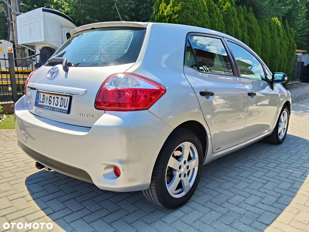 Toyota Auris 1.33 VVT-i - 11