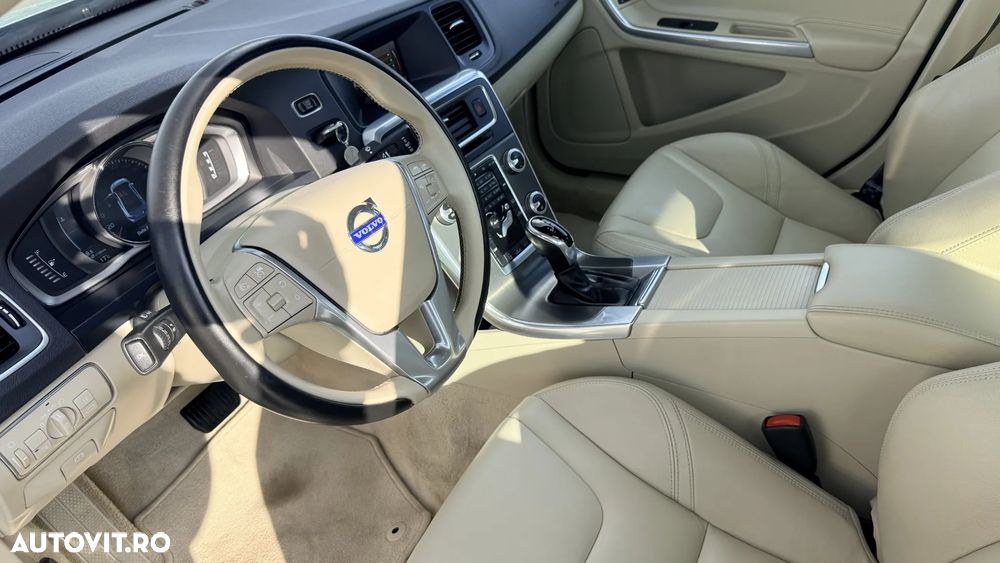 Volvo S60 D5 Summum - 5