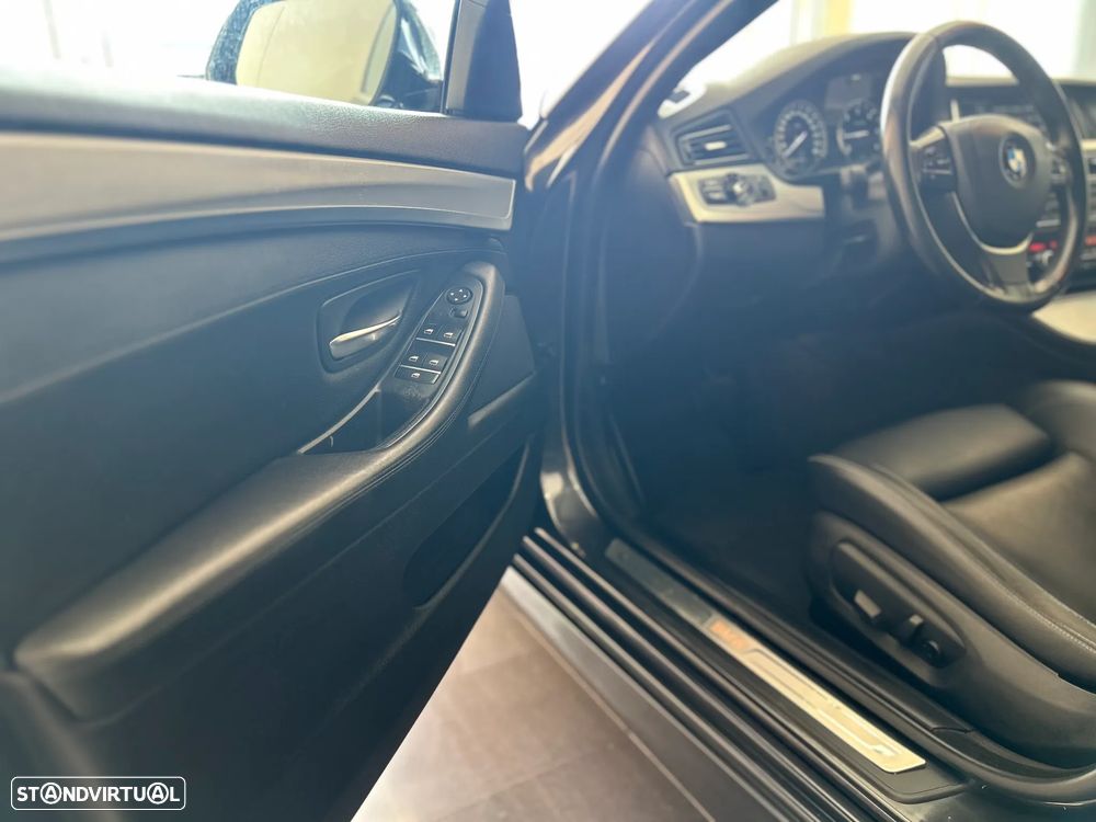 BMW 520 d Line Luxury Auto - 30