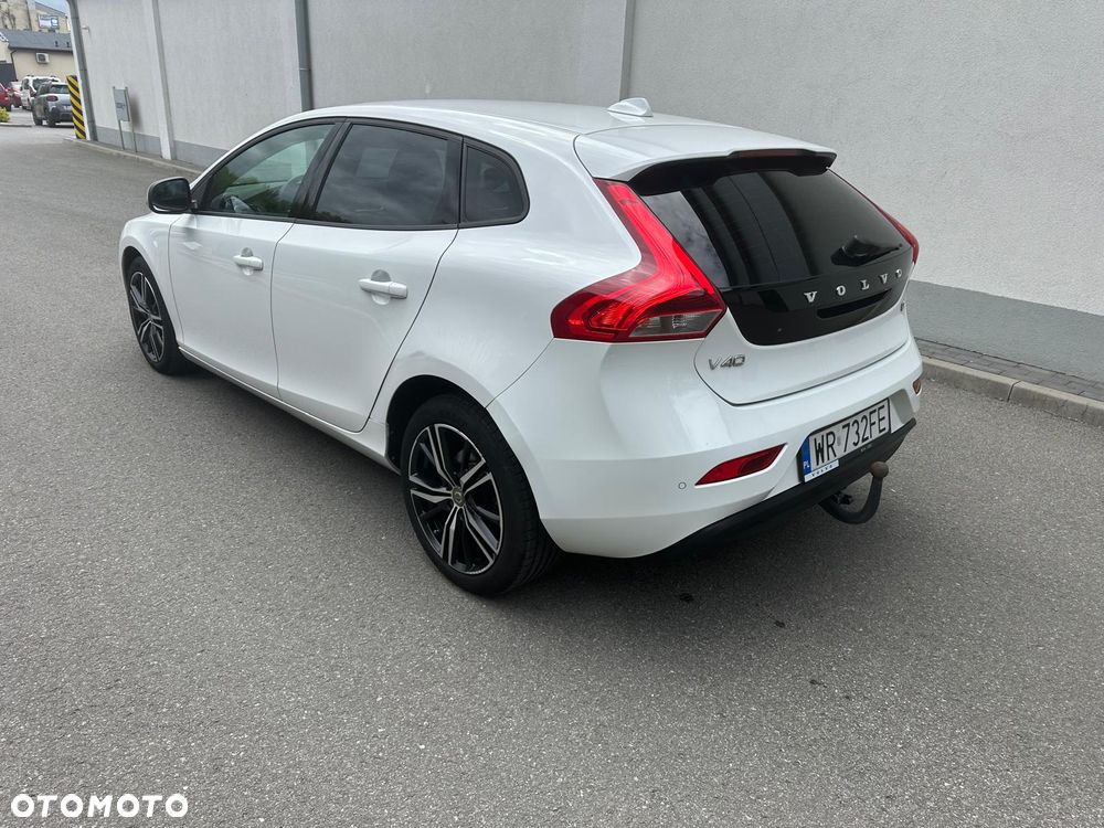 Volvo V40 D2 Drive-E Momentum - 4