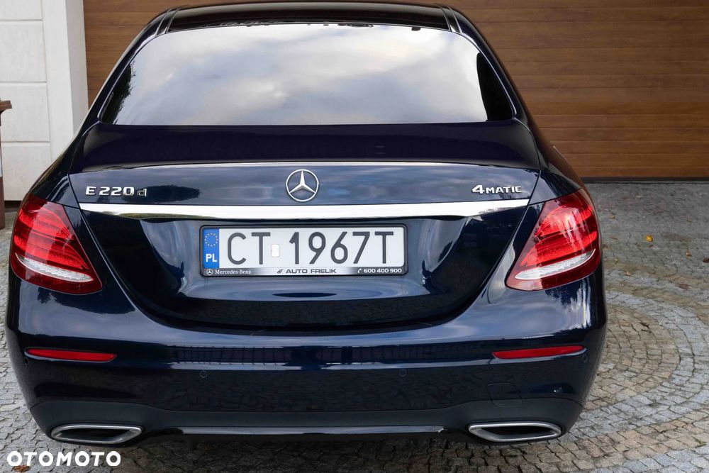 Mercedes-Benz Klasa E 220 d 4-Matic 9G-TRONIC - 10