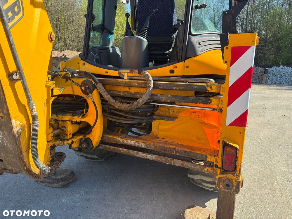 JCB 3CX - 8