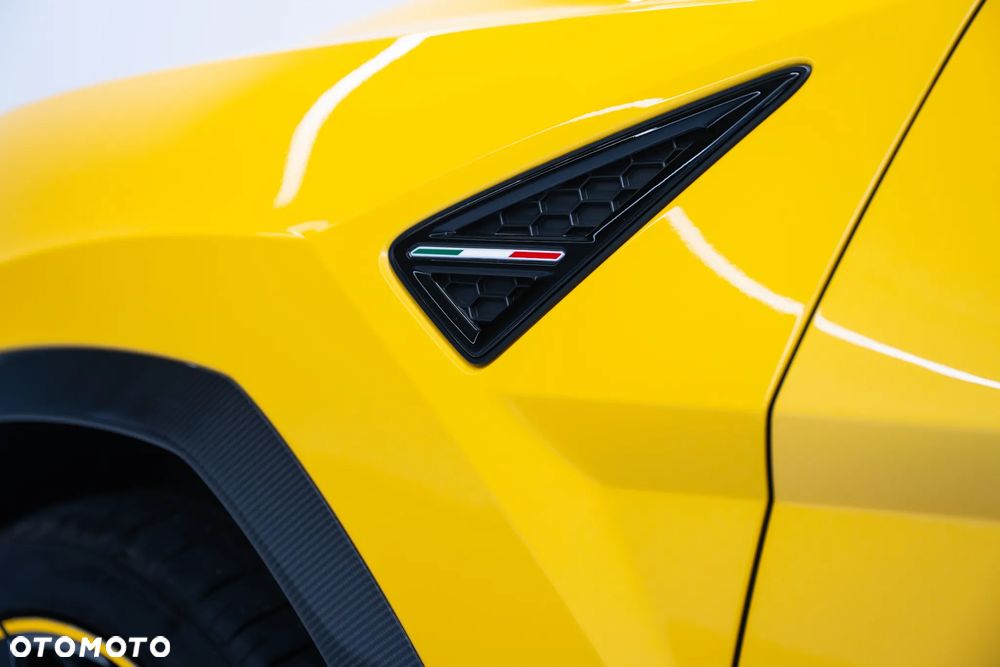 Lamborghini Urus Standard - 11