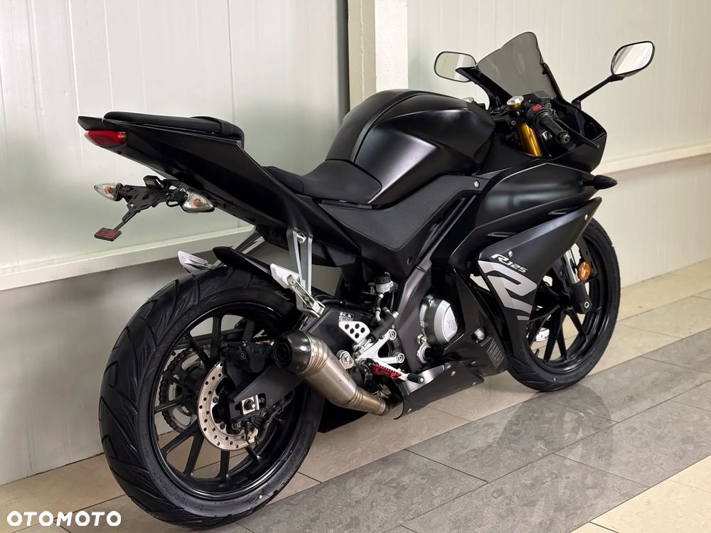Yamaha YZF - 6