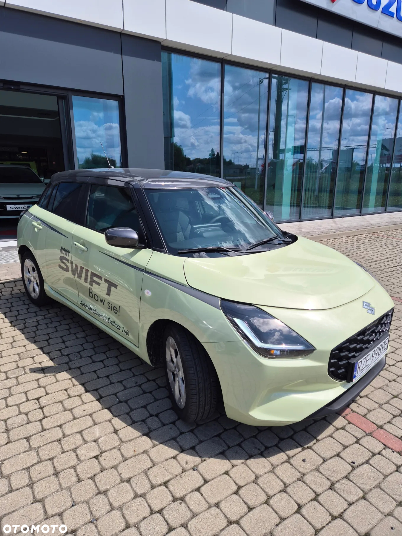 Suzuki Swift 1.2 Dualjet SHVS Premium Plus CVT - 4