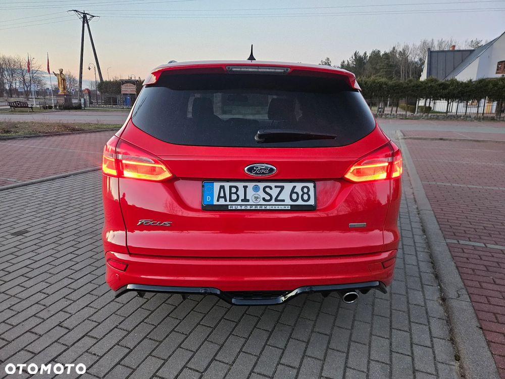 Ford Focus 1.5 EcoBoost ST-Line - 6