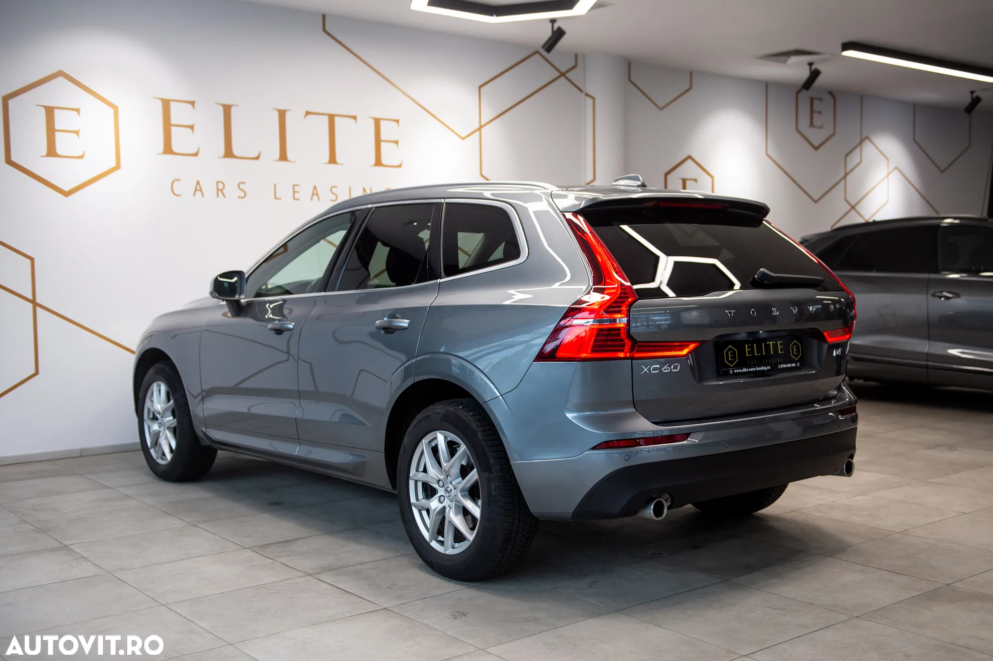 Volvo XC 60 B4 MHEV AWD Momentum Pro - 5