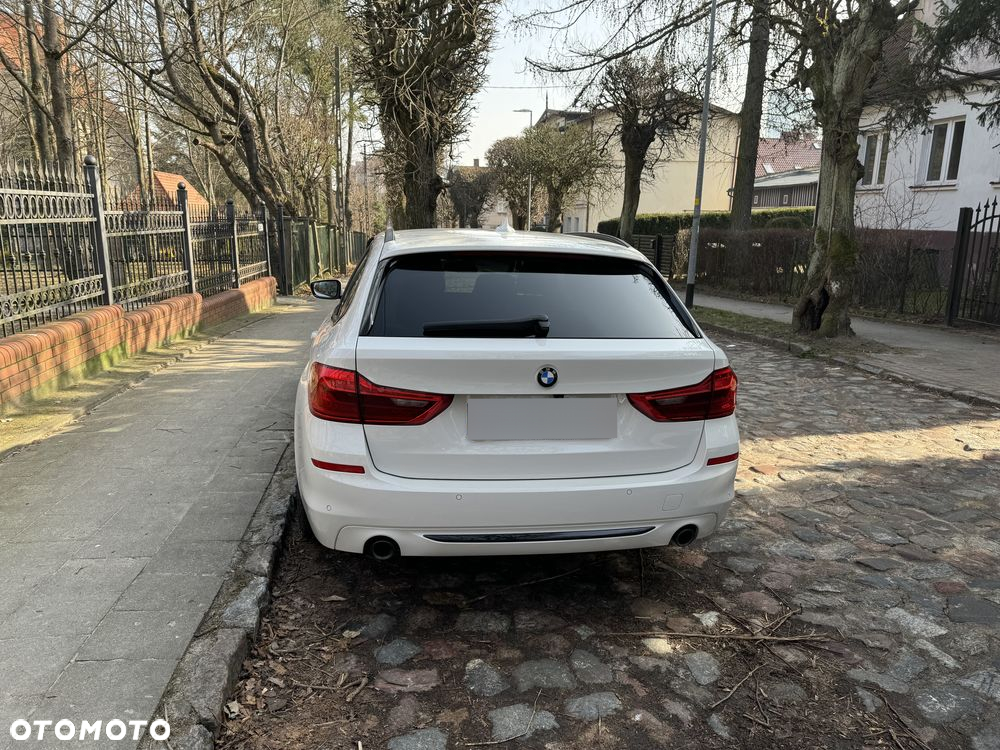 BMW Seria 5 520d xDrive Luxury Line - 9