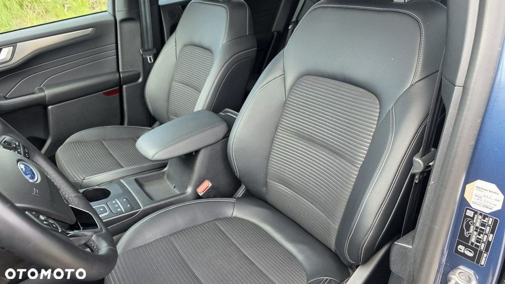Ford Kuga - 25