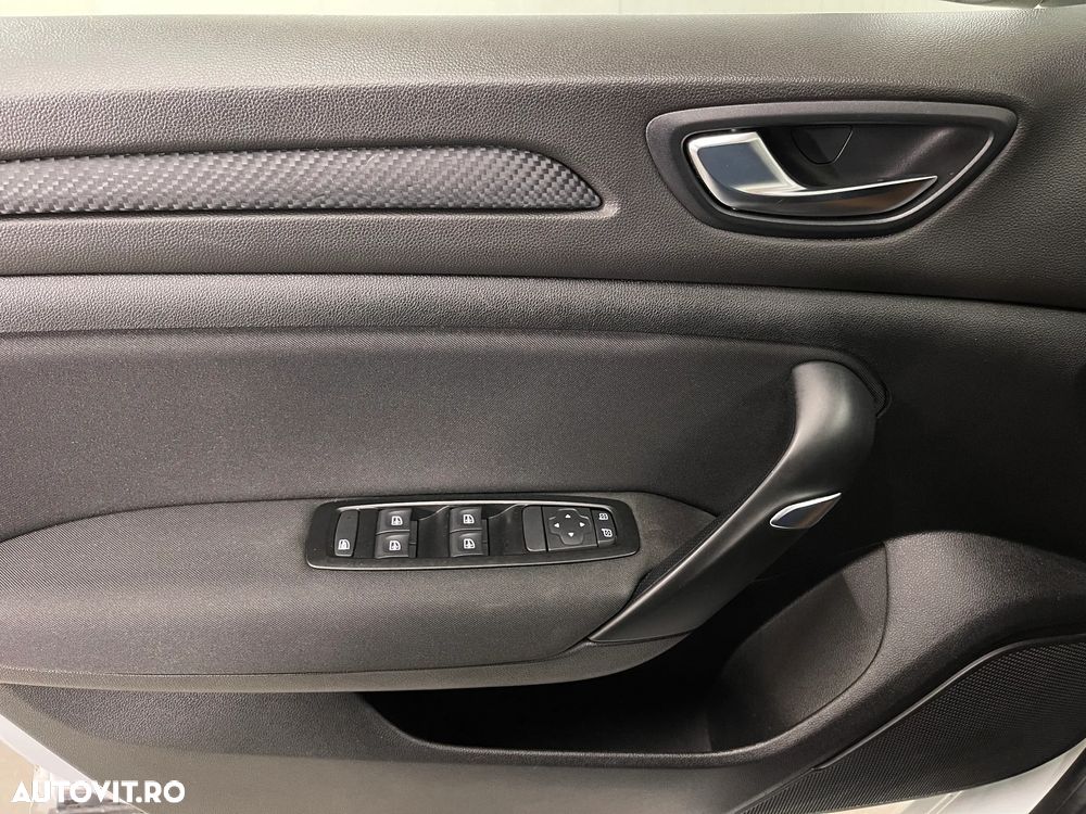 Renault Megane TCe EDC Zen - 19