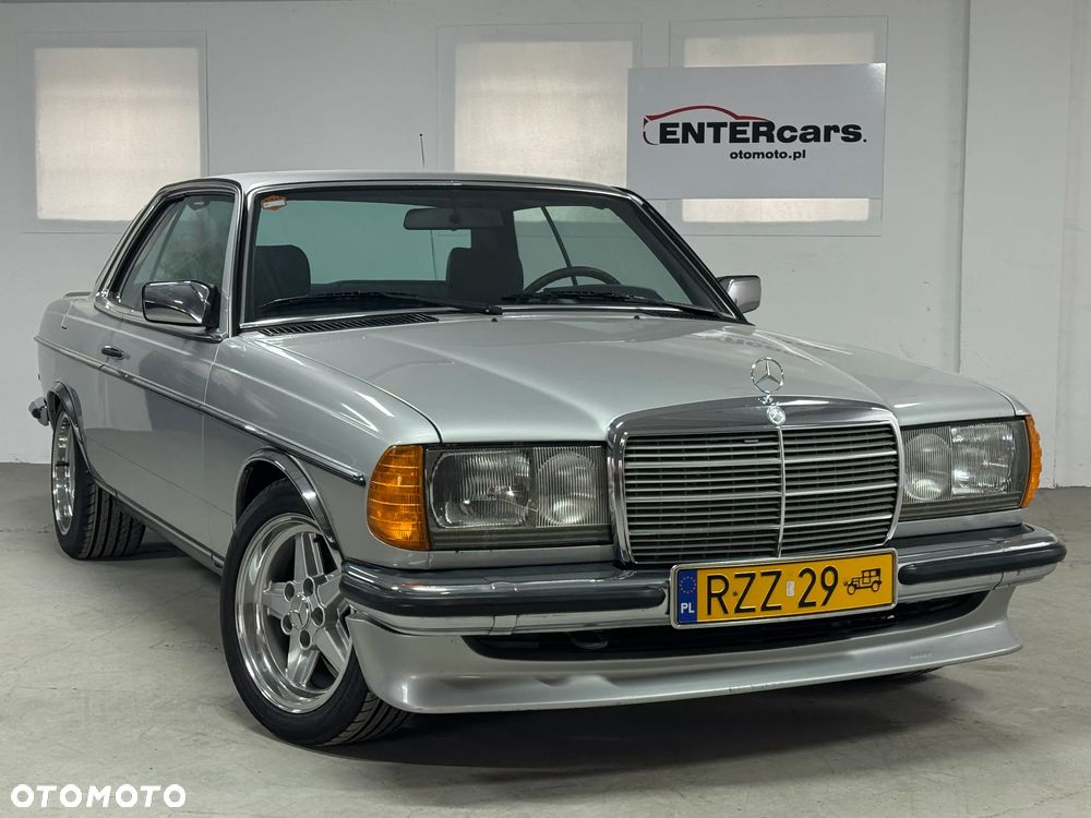 Mercedes-Benz W123 - 17