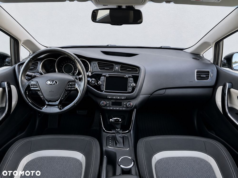 Kia Ceed - 7
