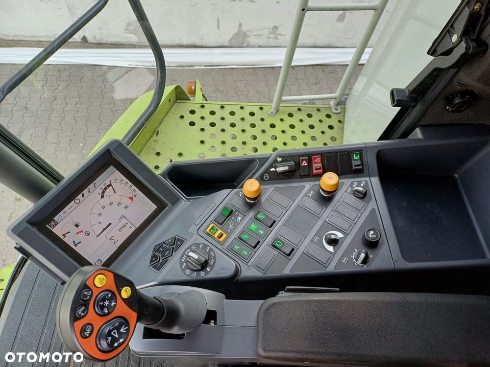 Claas Lexion - 11