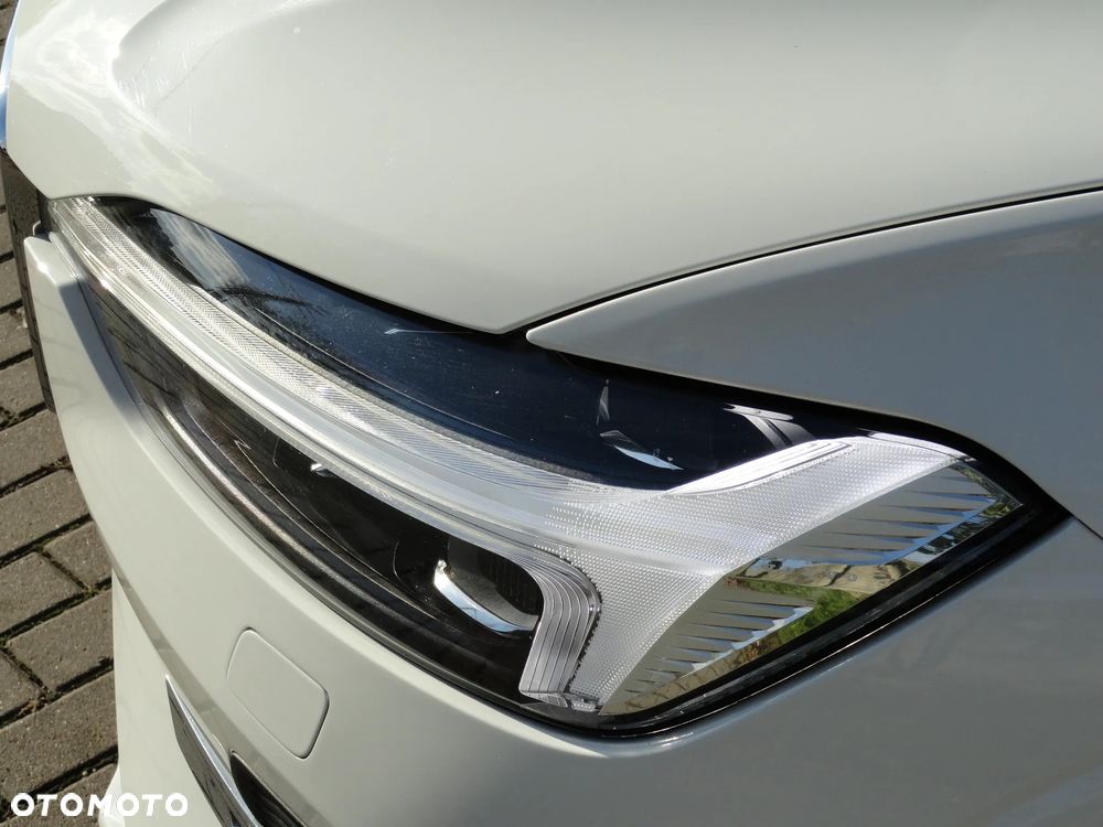 Volvo XC 60 B4 D AWD Geartronic Momentum Pro - 33