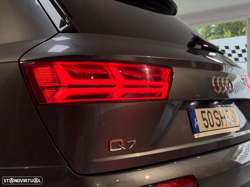 Audi Q7 3.0 TDI quattro S-line Tiptronic 7L - 17