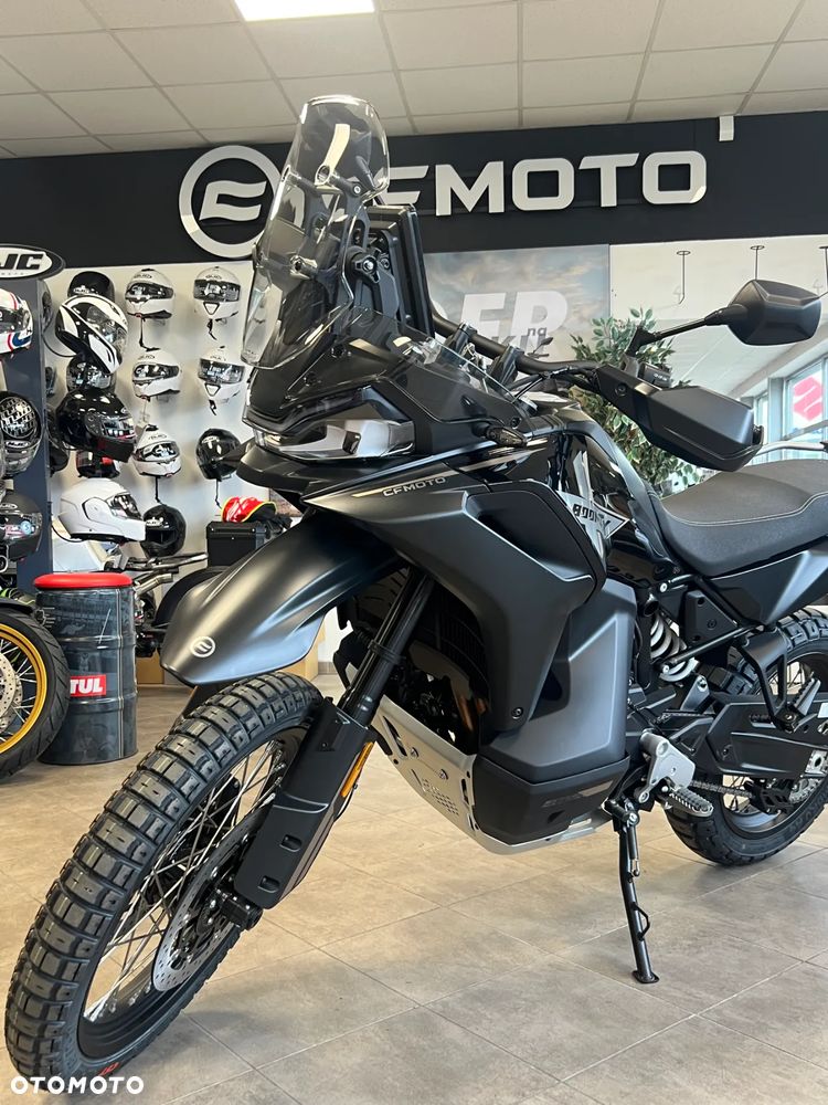 CFMoto MT - 4