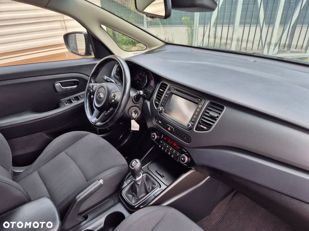Kia Carens 1.7 CRDi 141 UEFA EURO 2016 - 29