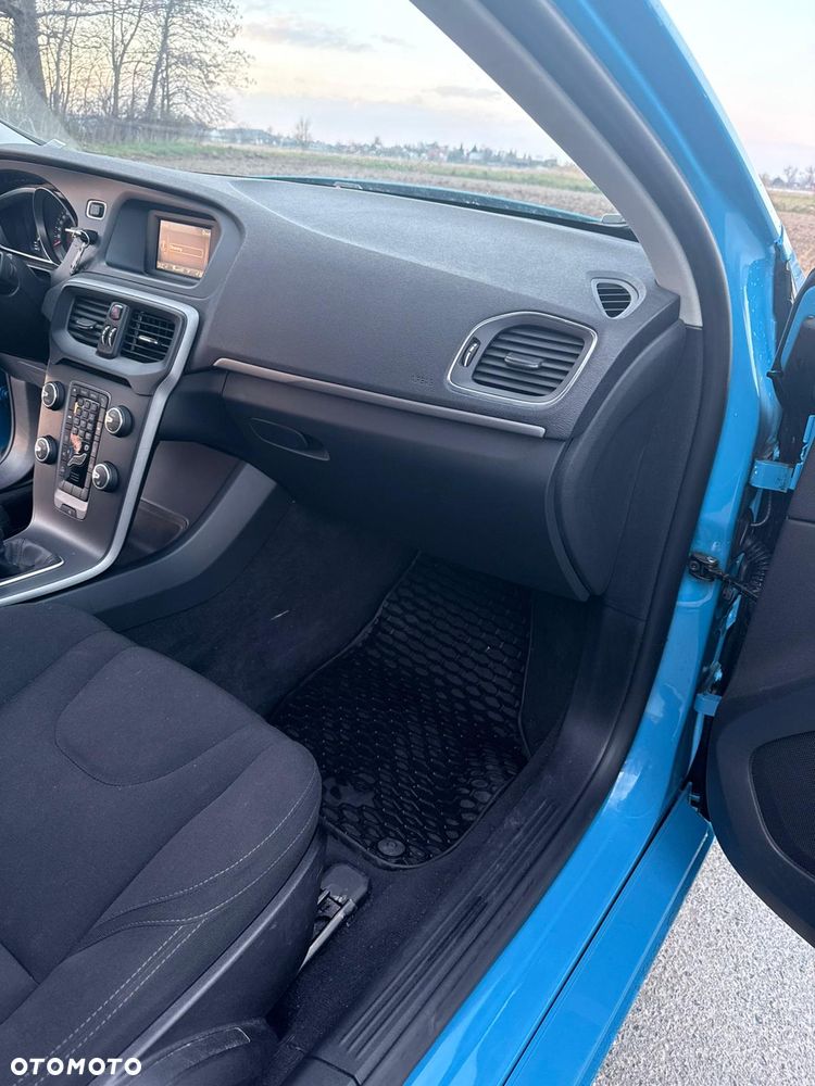 Volvo V40 D2 Kinetic - 24