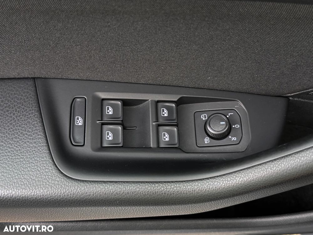 Volkswagen Passat 1.6 TDI SCR DSG Business - 22