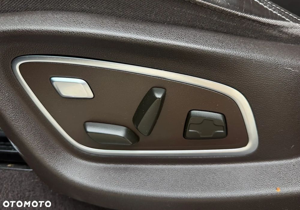 Renault Espace 1.6 dCi Energy Initiale Paris EDC - 12