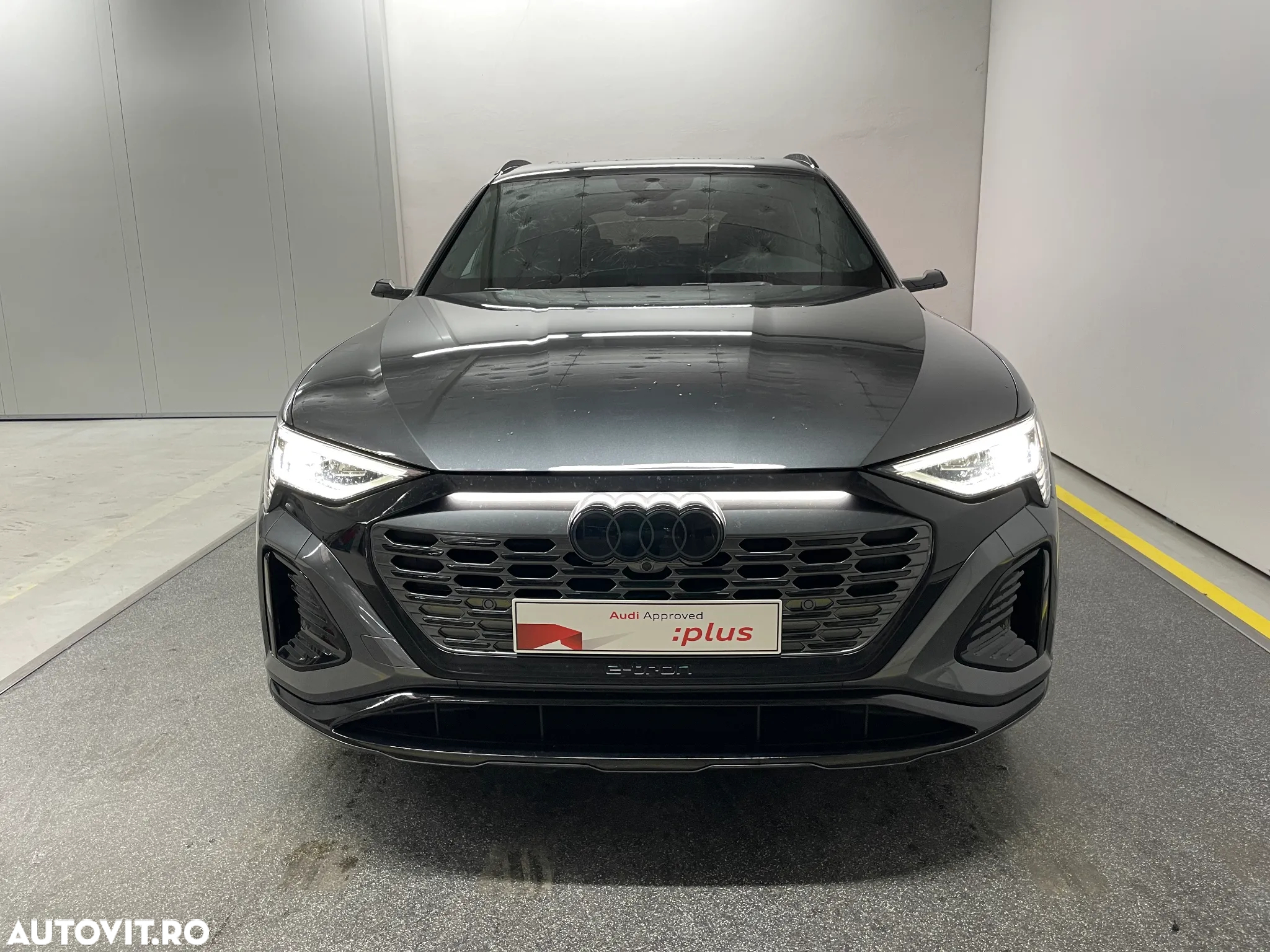 Audi Q8 - 8