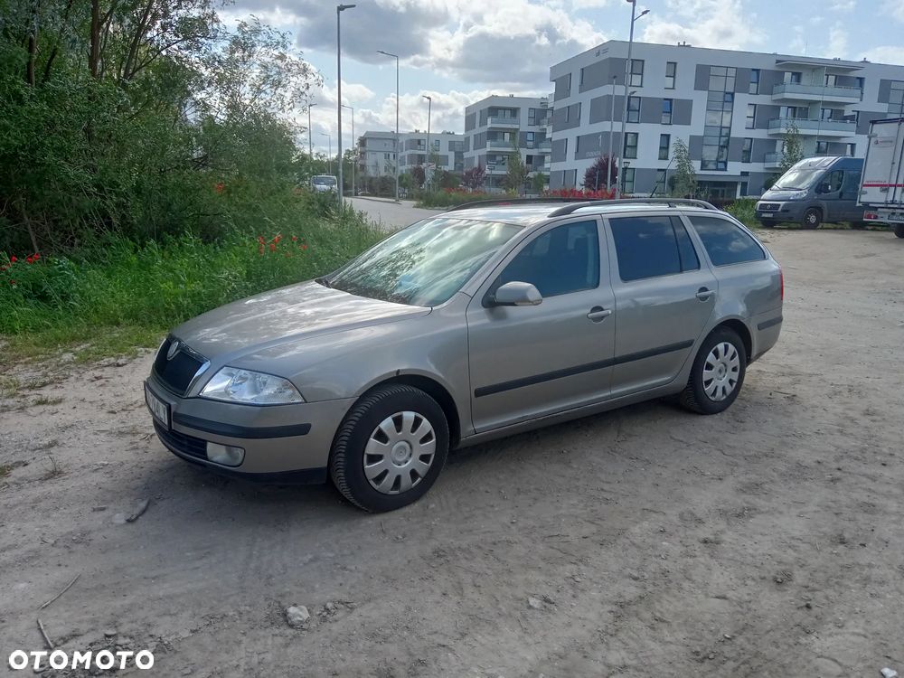 Skoda Octavia 1.6 Ambiente - 21