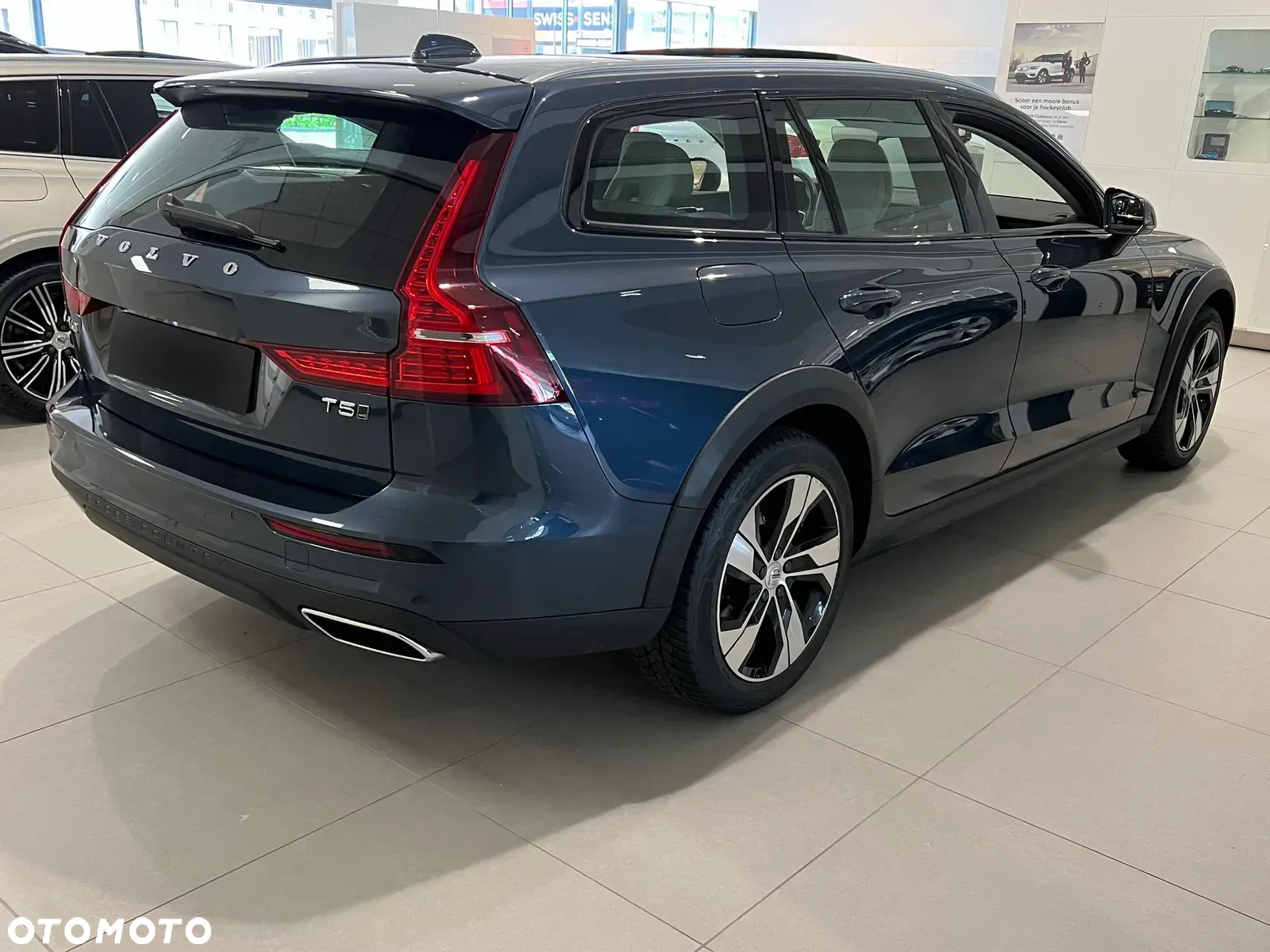 Volvo V60 Cross Country T5 AWD - 2