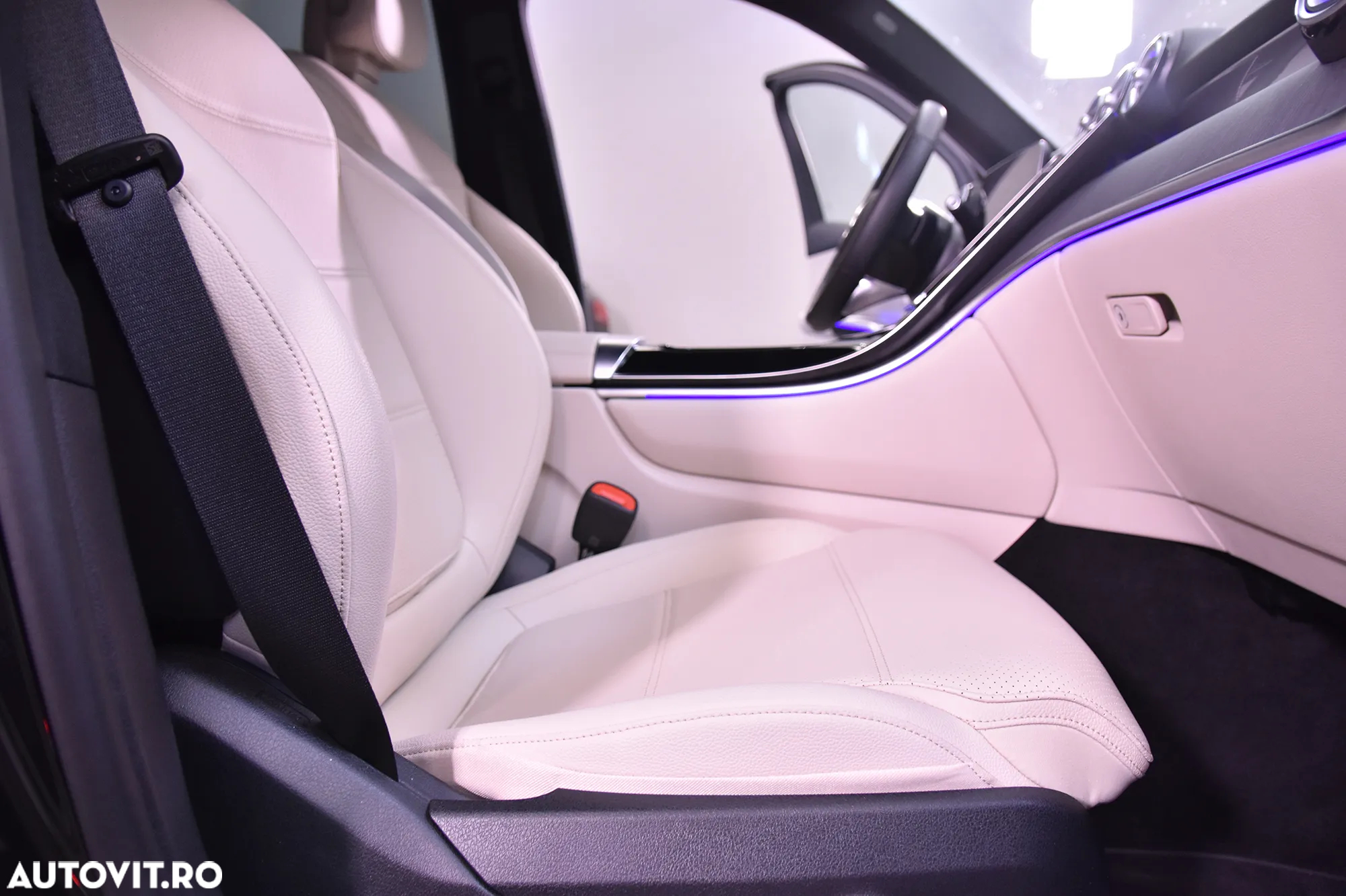 Mercedes-Benz GLC 300 e 4MATIC - 11