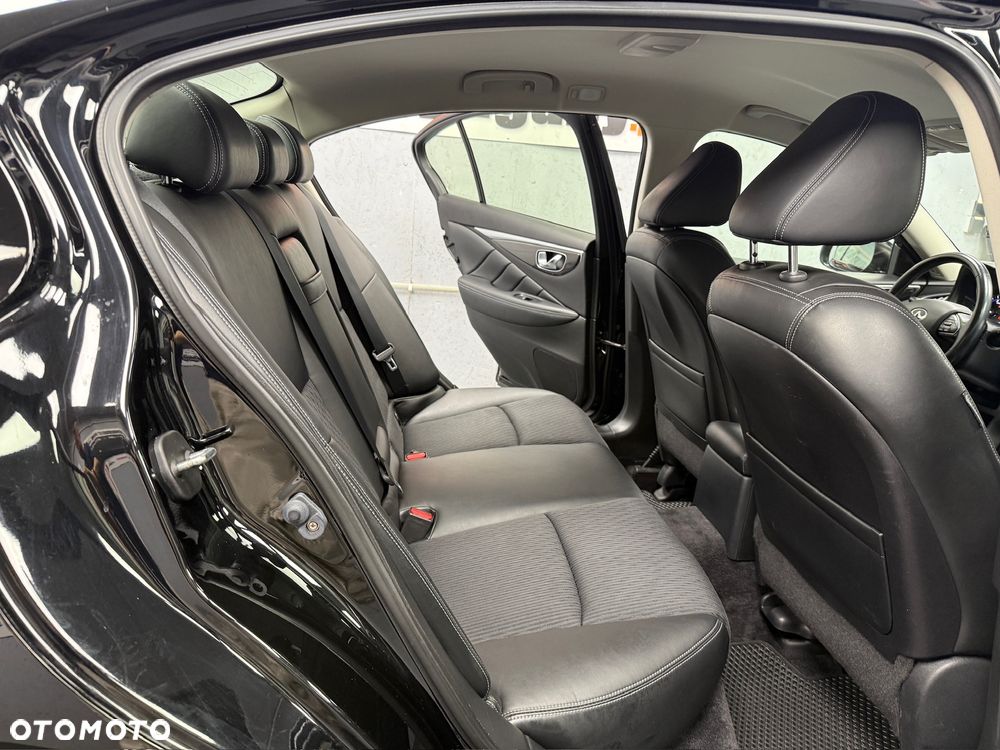 Infiniti Q50 2.2d - 11