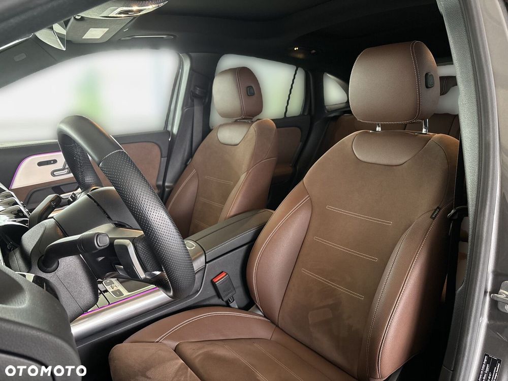 Mercedes-Benz GLA - 15