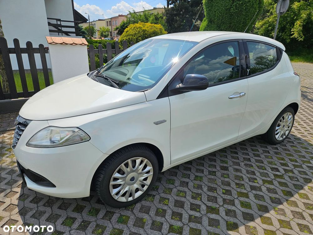 Lancia Ypsilon 1.2 8V Gold - 3