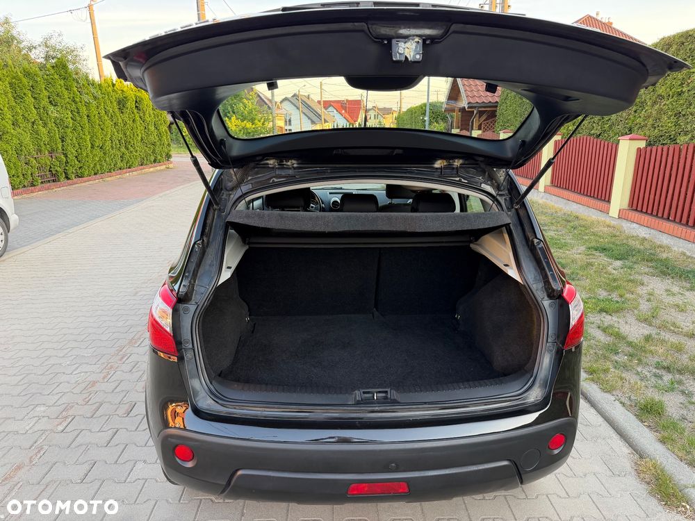 Nissan Qashqai 1.5 dCi TEKNA - 17