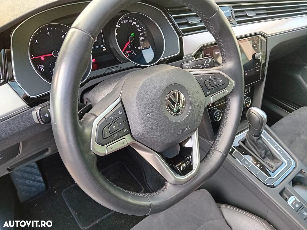 Volkswagen Passat 2.0 TDI DSG 4Motion R Executive - 6