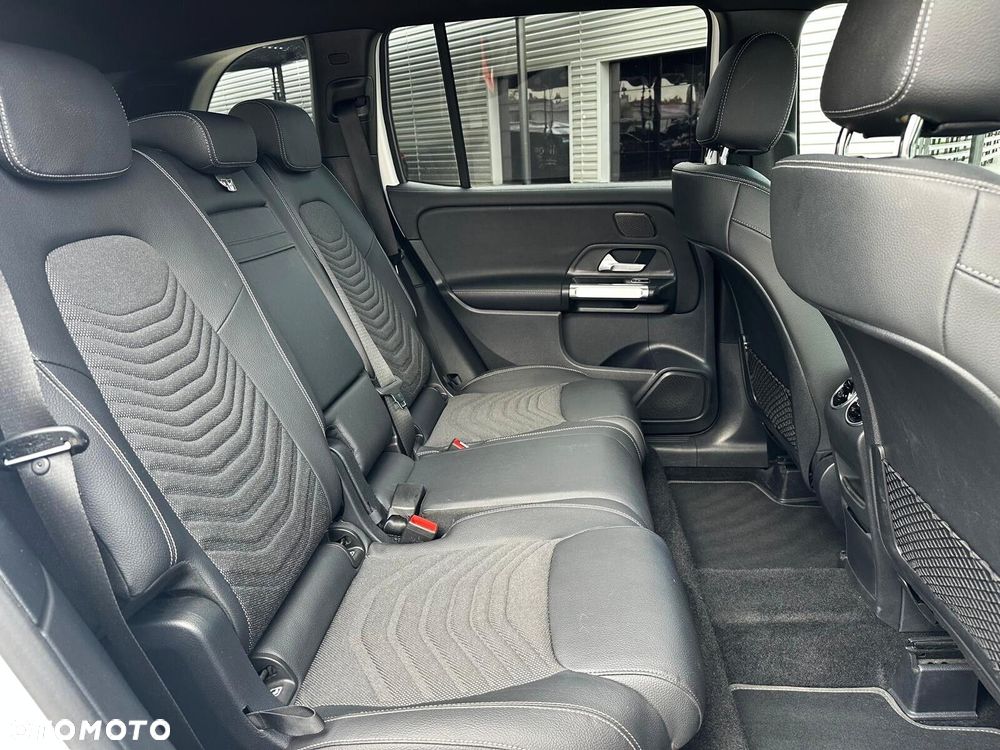 Mercedes-Benz GLB - 12