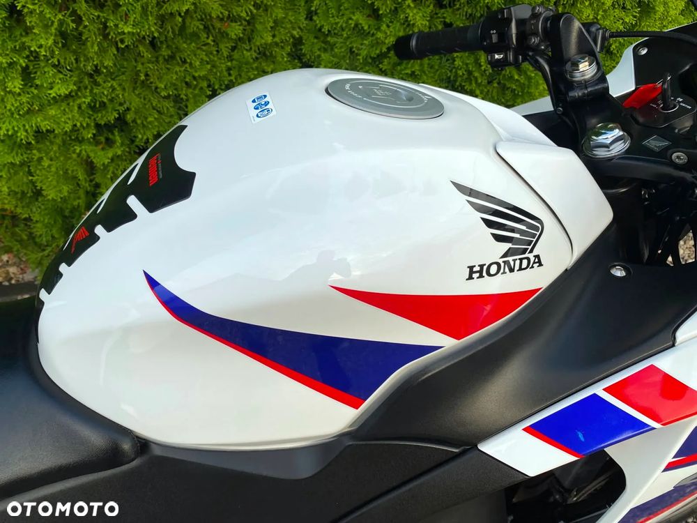 Honda CBR - 7