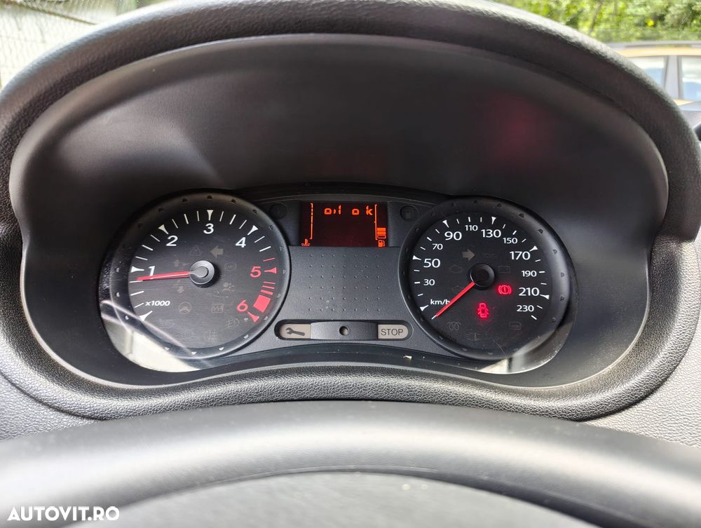 Renault Clio III 1.5 dCi Yahoo - 8