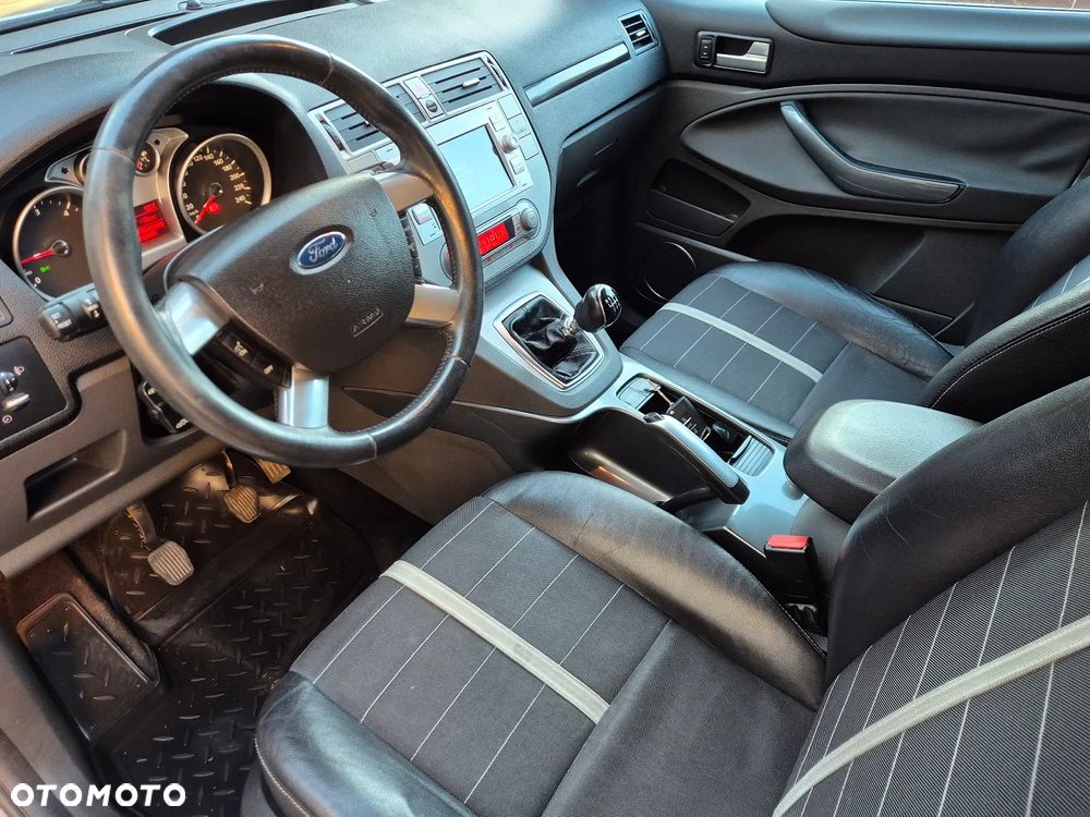Ford Kuga - 14