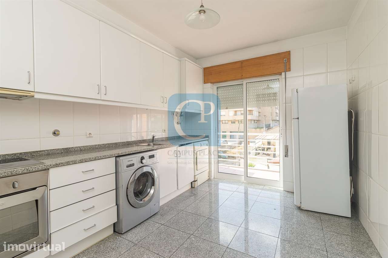 Apartamento T1 Duplex, em frente ao Hospital S. João - Grande imagem: 5/28